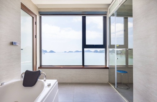 Cat Hai Hotel | Cat Ba Paradise Hotel - Sky Bar & Massage