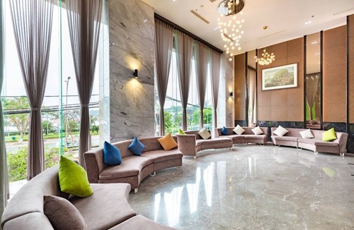 Cat Hai Hotel | Cat Ba Paradise Hotel - Sky Bar & Massage