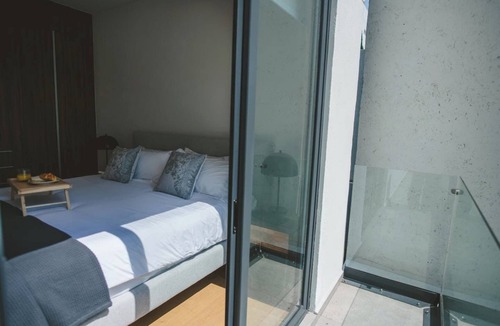 Del Valle Apartment | Central, bright, cozy, and elegant Benci apartment