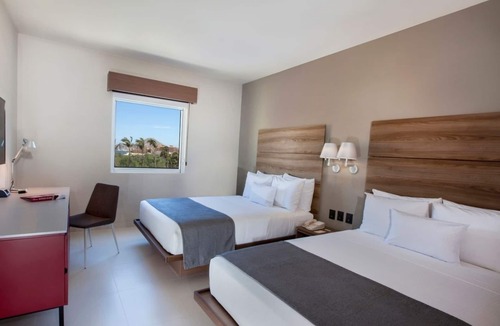 El Tezal Hotel | Central Cabo Stay – Minutes to Marina, Beaches, Dining | 2 Spacious Units
