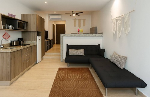 Centro Apartment | Central condo: Pool, Gym + Garage. Near 5th&beach