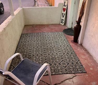 Downtown Phoenix House | Central Phoenix Value Stay Yellow Room