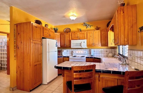 Cholla Bay House | Charming 1-BR house, Bahía la Choya, Starlink WiFi, AC, roof deck, dog friendly