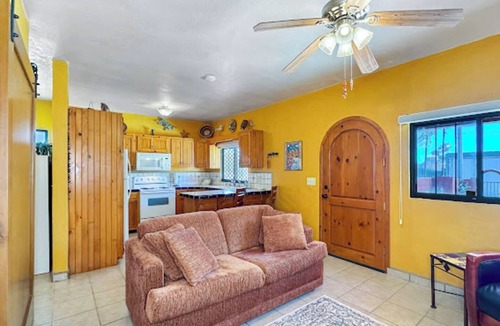 Cholla Bay House | Charming 1-BR house, Bahía la Choya, Starlink WiFi, AC, roof deck, dog friendly