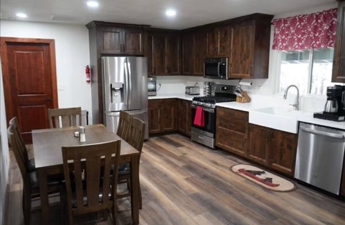 Heber Cabin | Charming 4-bedroom cabin with WiFi and AC in Forest Lakes