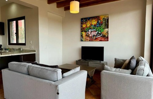 Atascadero Apartment | Charming No Stairs Near DT Security Pool Parking