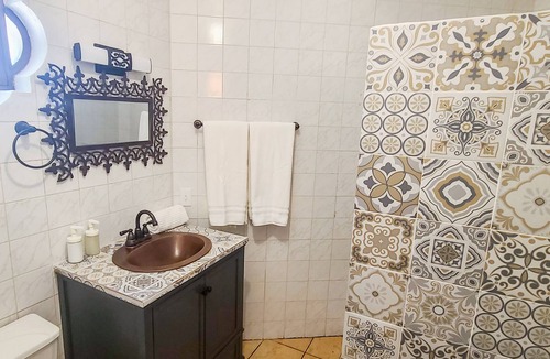 Loma de Guadalupe Apartment | Charming suite in Hacienda La Quinta