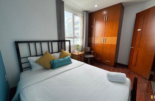 District 1 Apartment | Chillax Apartment 3 - Spacious 3BR at District 1