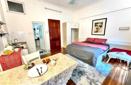 Nhat Tan Apartment | CHILLING SUDIO 11 Trinh Cong Son close Ho Tay vs Lotte mail !