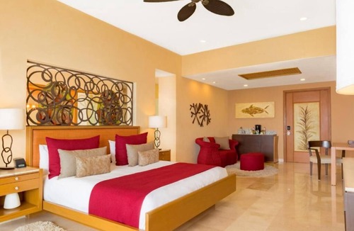 Amapas Resort | Christmas week at Garza Blanca luxury resort: 2-bdrm Beachfront suite in PV.