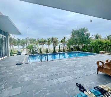 Ha Long Villa | Chuỗi villa mặt biển Tuần Châu - Hạ Long 9 ngủ siêu rộng - sát biển - bể bơi - nướng BBQ