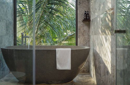 Hoa Lu Hotel | Coco Island Resort Ninh Binh