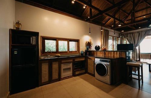 East Ham Tien Beach Villa | Coconut Beachfront Villa - Mui Ne
