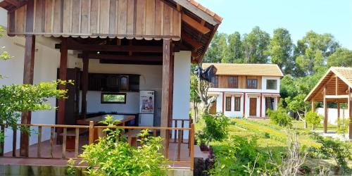 Dat Do Villa | CocoPalm Villa near Beach - Mango room