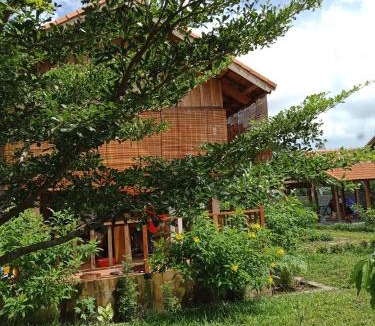 Dat Do Villa | CocoPalm Villa near Beach - Mango room