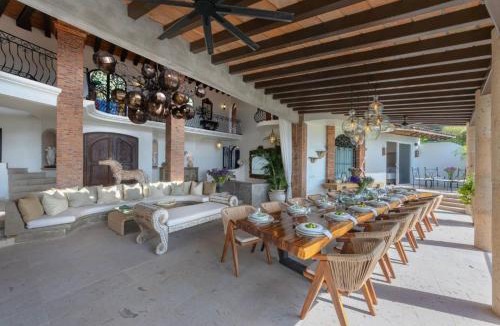 Conchas Chinas Villa | Conchas chinas villa 111- Transportation and staff included