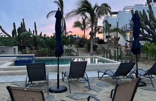 Cerritos Villa | Condo#5- 5 Min Walk2Beach/Surf-Sleeps4-Queen Suite