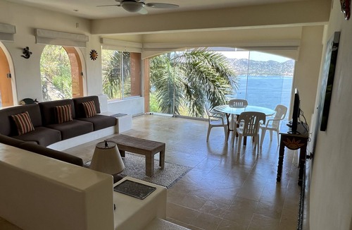 Playa Las Gatas Condo | Confortable Condo With Lots of Sunshine - Hear The Sound Of Splashing Waves!