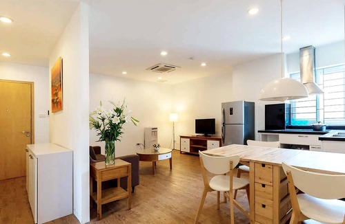 Hai Ba Trung Apartment | Contemporary 2BR Apartment in Central Hanoi 10059