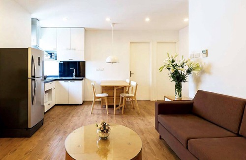 Hai Ba Trung Apartment | Contemporary 2BR Apartment in Central Hanoi 10059