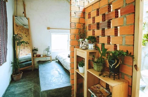 Da Lat Cottage | Cottage by the hill.