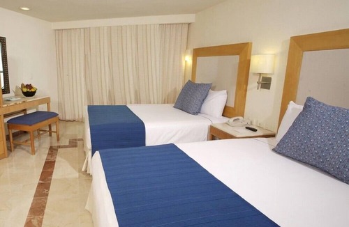 Cozumel Hotel | Cozumel Stunning Studio with Garden & Pool