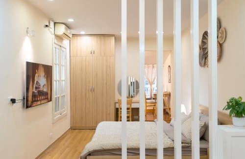 Hang Bai Apartment | Cozy 1BR Apt Free Parking Old Quarter Netflix