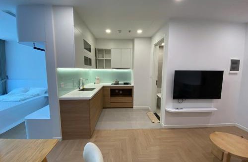 Dong Da Apartment | Cozy 90 Complex, Lang street