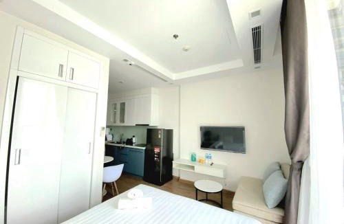 Tu Liem Apartment | Cozy And Comfortable Studio Apt Near Grand Plaza And Keangnam