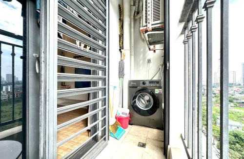 Tu Liem Apartment | Cozy And Comfortable Studio Apt Near Grand Plaza And Keangnam