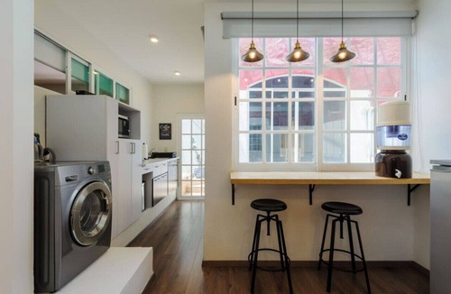 Zona Rosa Apartment | Cozy Apt. hidden inside an Antiques plaza @Juarez