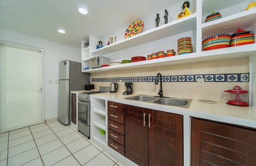 Crucecita House | Cozy & Centrally Located 3 bedroom with private yard