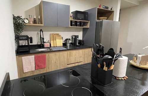Lafayette Apartment | Cozy Hideaway in Torre Luum