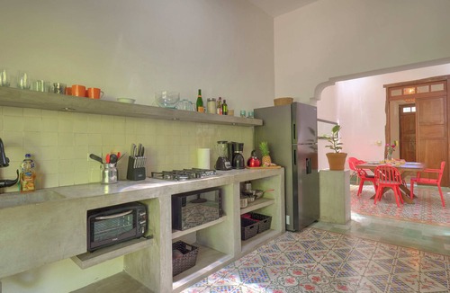 Centro House | Cozy house & secret garden with pool in Centro