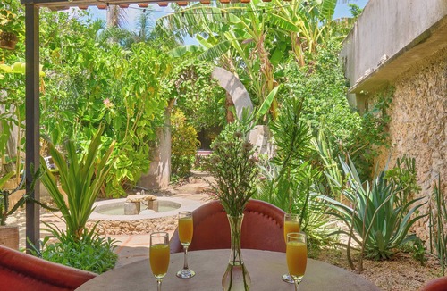 Centro House | Cozy house & secret garden with pool in Centro