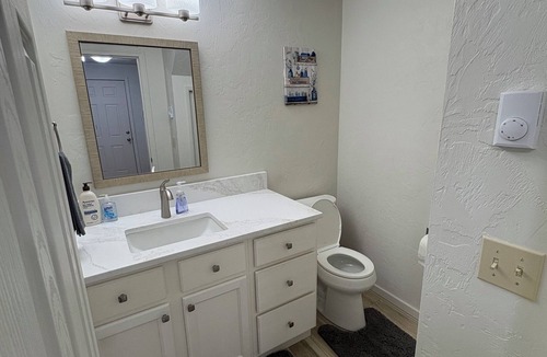 Western House | Cozy Simplicity 2-bedroom townhome in charming Eugene with pool area.