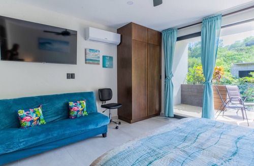 Santa Maria Huatulco Apartment | Cozy studio apartment near beach with roof top pool, AC, WiFi