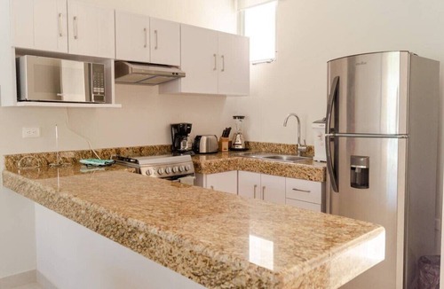 Merida Apartment | Cozy unit by the Pool, Fiber Optic, 70m to Ocean
