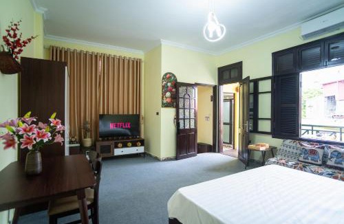 Old Quarter Apartment | CozyPosy Premier Apartment