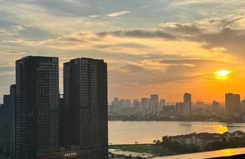 Quang An Apartment | D'Leroi Soleil - Modern Apartment by West Lake
