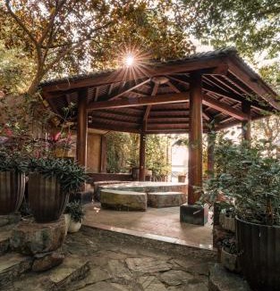 Thach That Hotel | De Mémoire Retreat