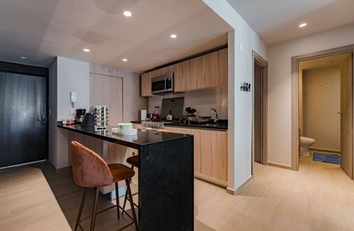 Del Valle Apartment | Del Valle Home with Balcony Near Cafés & Parks