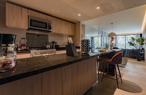 Del Valle Apartment | Del Valle Home with Balcony Near Cafés & Parks