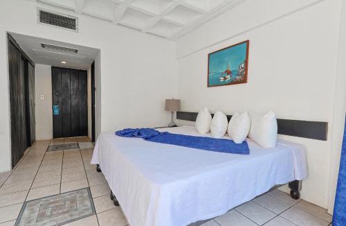 Amapas Hotel | Delfin Beachfront Resort - Downtown Puerto Vallarta Optional All-Inclusive