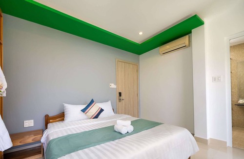 Cam Pho Villa | Deluxe double room with balcony - Dao tien homestay