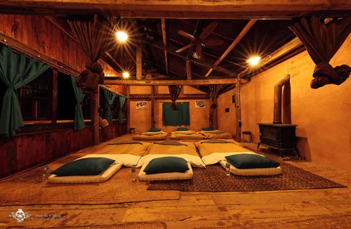 Dong Van Hotel | Dinh Đá H'Mông - Karsterly Rock Lodge