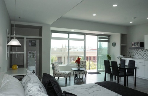 Avenida Revolucion Apartment | Downtown Studio Apartment 2