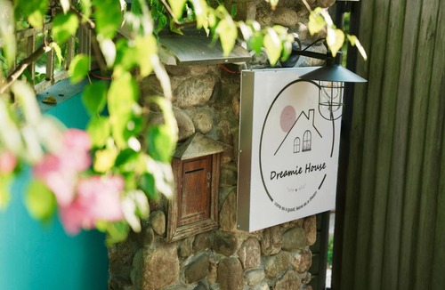 Huong Thuy Hotel | Dreamie House Huế