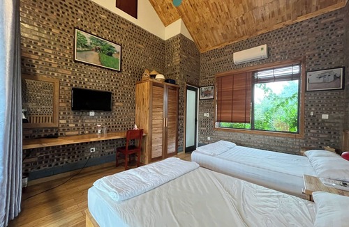 Son Tay Hostel | Duong Lam Village