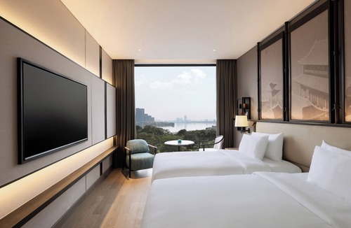Nhat Tan Hotel | Dusit Le Palais Tu Hoa Hanoi